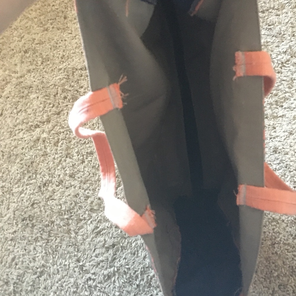 Tote - Picture 3 of 4